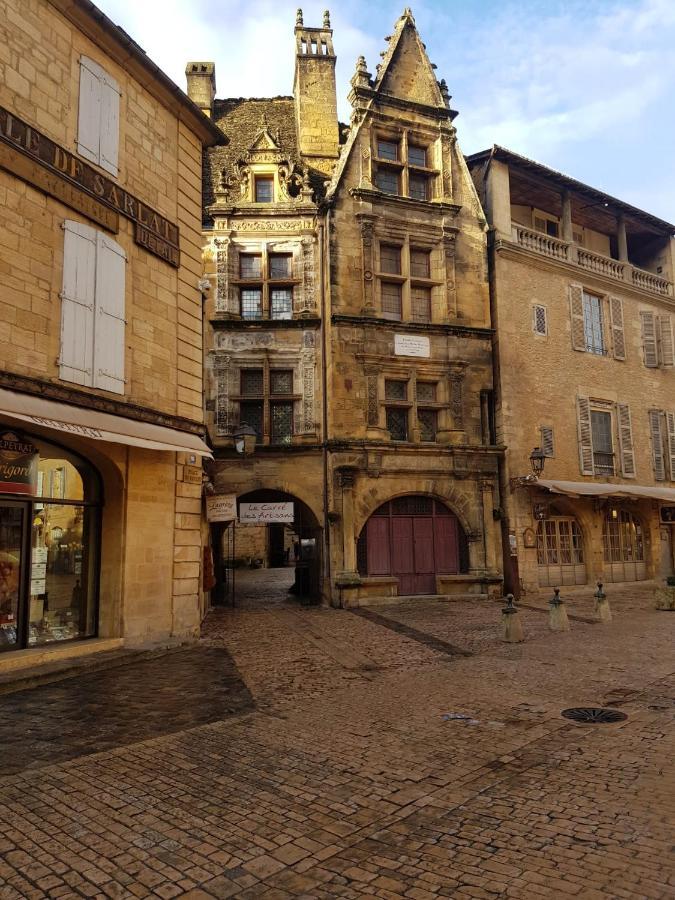 Hotel Confort Le Moulin Rouge Террассон Экстерьер фото