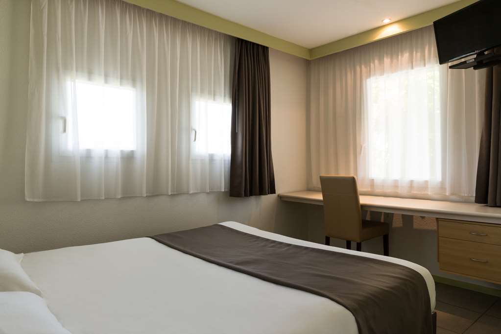 Hotel Confort Le Moulin Rouge Террассон Номер фото